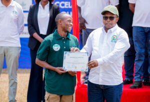 🇷🇼One Acre Fund-Trained Extension Agents Commit to Advancing Modern Farming